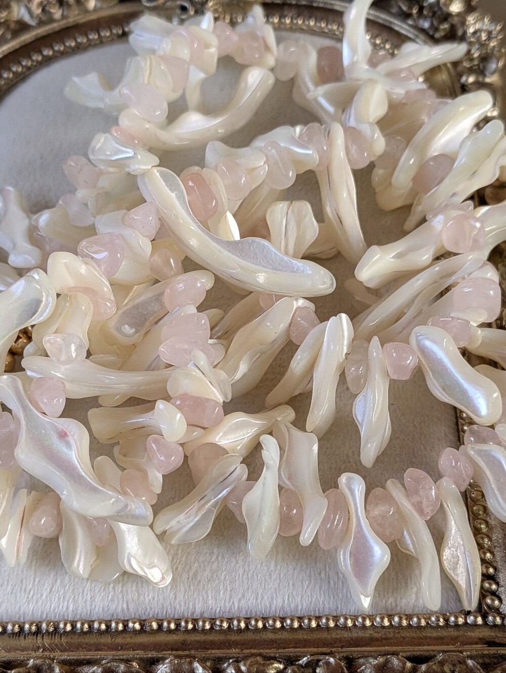 🌸 Vintage Mother of Pearl & Rose Quartz Necklace – 24"